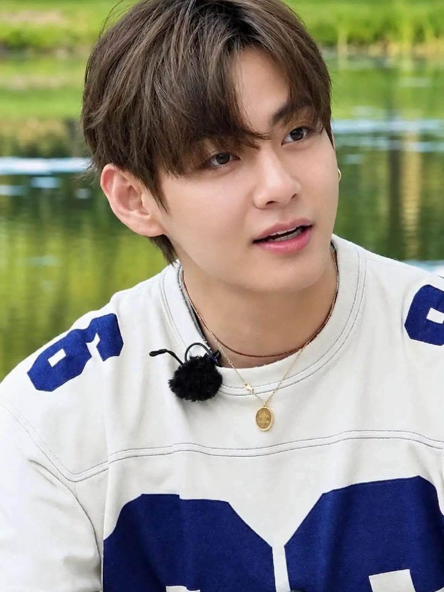 vanteglowshots's tweet photo. HAPPY AND PRETTY  TAEHYUNG https://t.co/X7tcuoX7hY