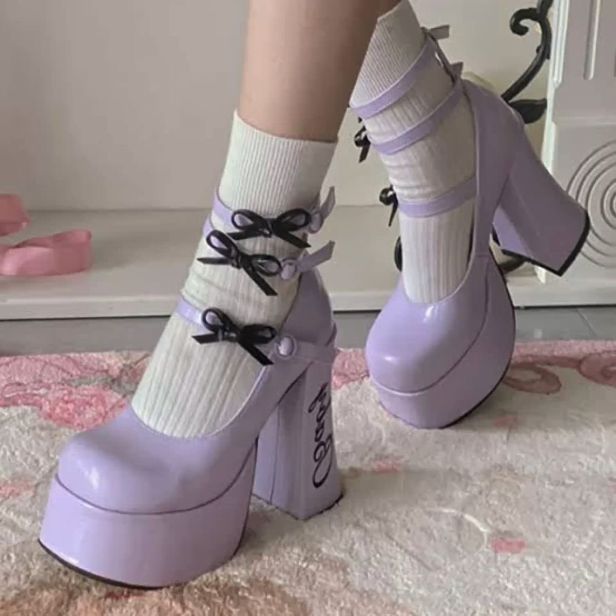 transfemmejax's tweet photo. jax and her chunky ass heels ,, she would love these https://t.co/d5up9unZPl