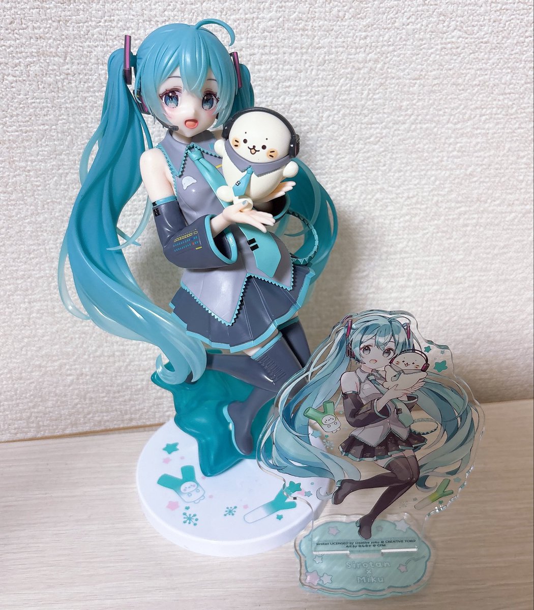 02ASK4's tweet photo. 初音の新しいフィギュア✨✨✨
私多分、一生初音ミクが好きなんだろうな https://t.co/15x1bPQaxa