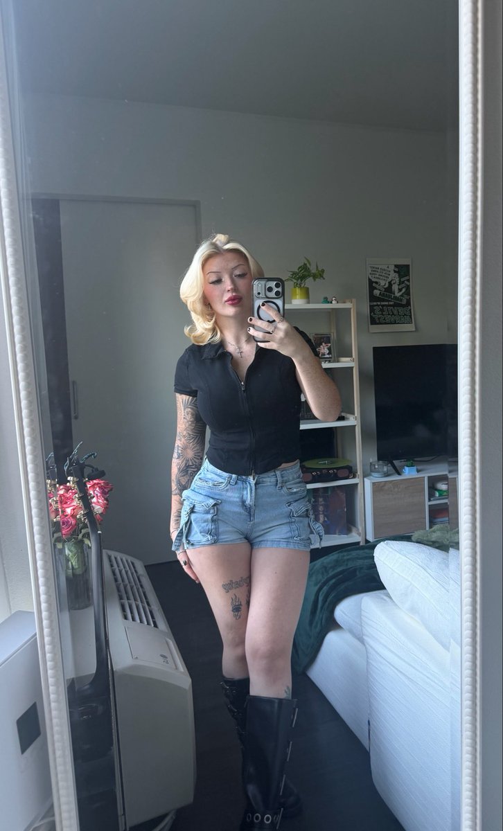 _444NGEL_'s tweet photo. 2 months in pdx 🖤 https://t.co/jn4nnnZqvB