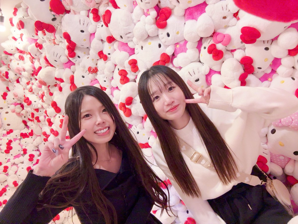 kicona_himeji's tweet photo. りなぽよです❤️🍐　#キコーナ姫路店

昨日は淡路島にある
ハローキティスマイルに
行ってきました😎✨
かわいい空間でした🩷

どっちがりなの作品でしょ〜？🫶
コメントお待ちしてまーす💕

お休みいただきありがとう
ございました🙇‍♀️✨
#今日も感謝を込めて https://t.co/yX8WNgH2KN