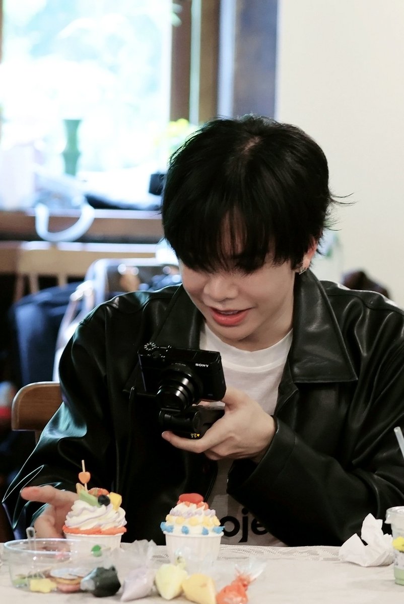 Mallang_98B's tweet photo. Day2) 🧁💞
#babiibabe
#Hello_BABE_October
#HappyBABEMonth https://t.co/4f6nmyxRjE