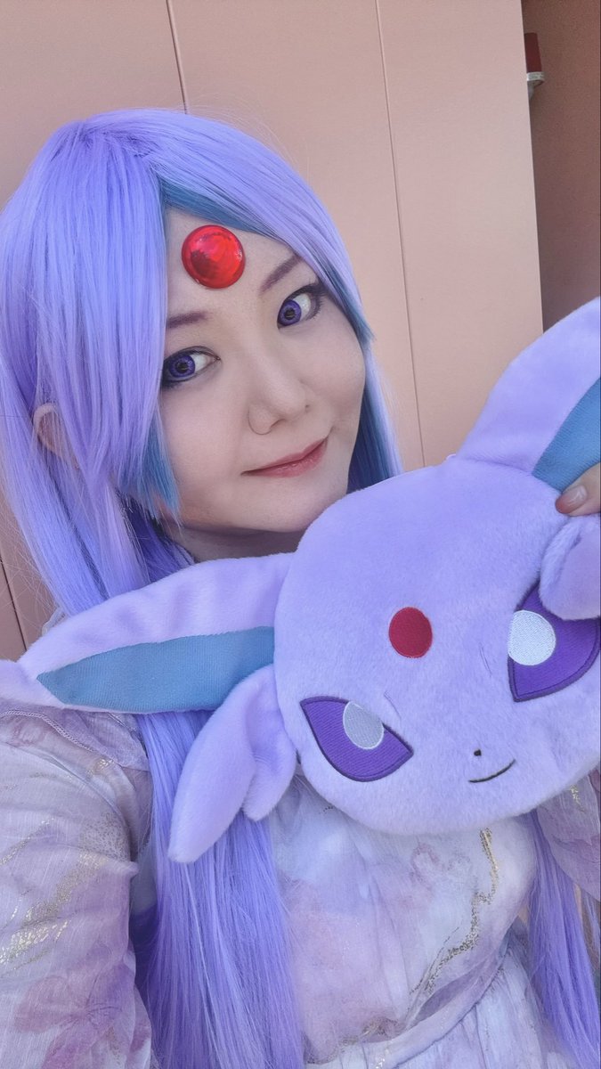 c1trus_cos's tweet photo. 一億年ぶりにコスプレしてインパしてる🌏
エーフィちゃん☀️
ブラッキーと来てるよ〜！🌙 https://t.co/IVDyluzCtV