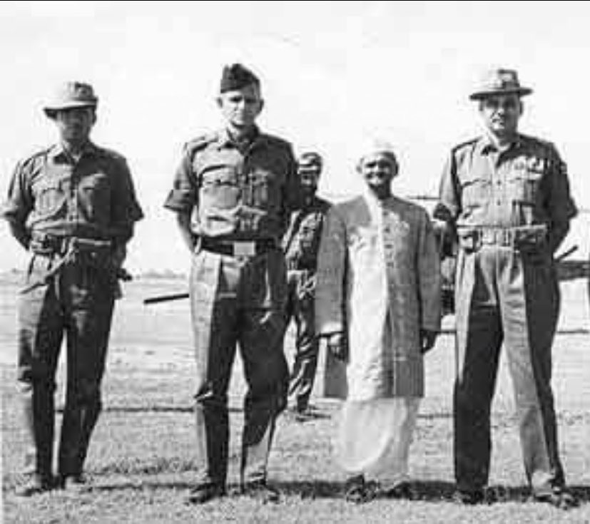 BikanerW's tweet photo. #02Oct2026 
लाल बहादुर शास्त्री जयंती
भारत के दूसरे प्रधानमंत्री लाल बहादुर शास्त्री जी की जयंती पर कोटि-कोटि नमन
1965 के युद्ध में उन्होंने सैनिकों का हौसला बढ़ाया और किसानों की मेहनत को राष्ट्र की ताकत बताया
उनका नारा आज भी दिलों में गूँजता है 
जय जवान, जय किसान

@BikanerW  ✍🏻 https://t.co/ael9Yomt5A