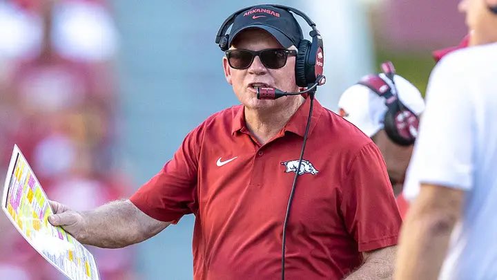 jacobdaviscfb's tweet photo. If Arkansas had never fired Bobby Petrino and they continued giving him $2 million raises every 4 years and he kept his 66.7% win percentage, Petrino would be making $9.56 million today and the Razorbacks would have 46 more wins. 

#HawgFactThursday https://t.co/gF0fZQ80oH