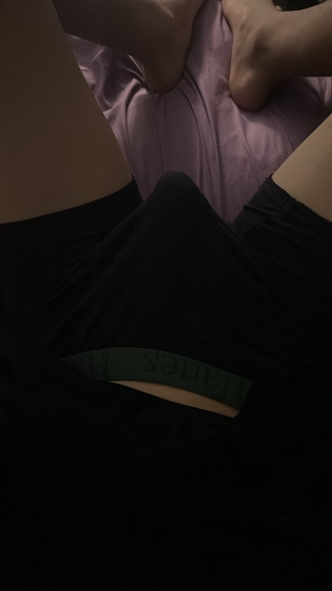 BarrackOba84988's tweet photo. Feet and more #feet #mlm #gay #dms https://t.co/zr5pspMh3V