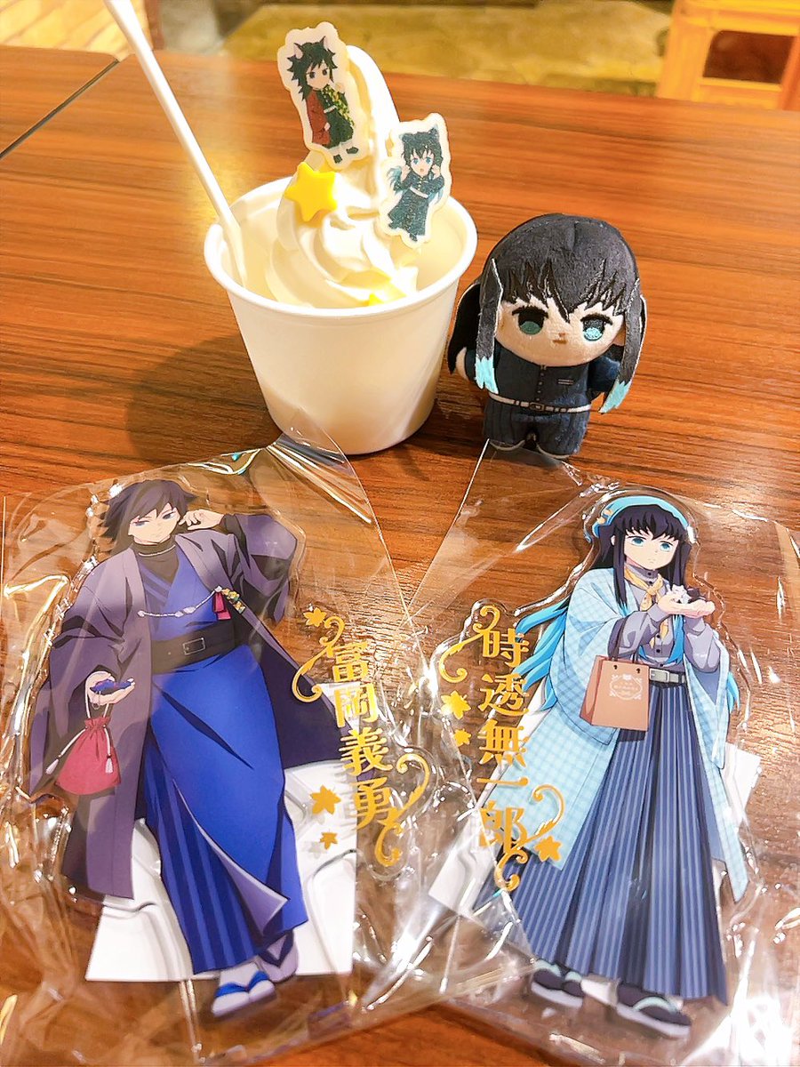 akiyo242's tweet photo. 前回、売り切れてた🍦リベンジ😋
追加のアクスタもゲット🩵💙 https://t.co/NcPyJsOT3d