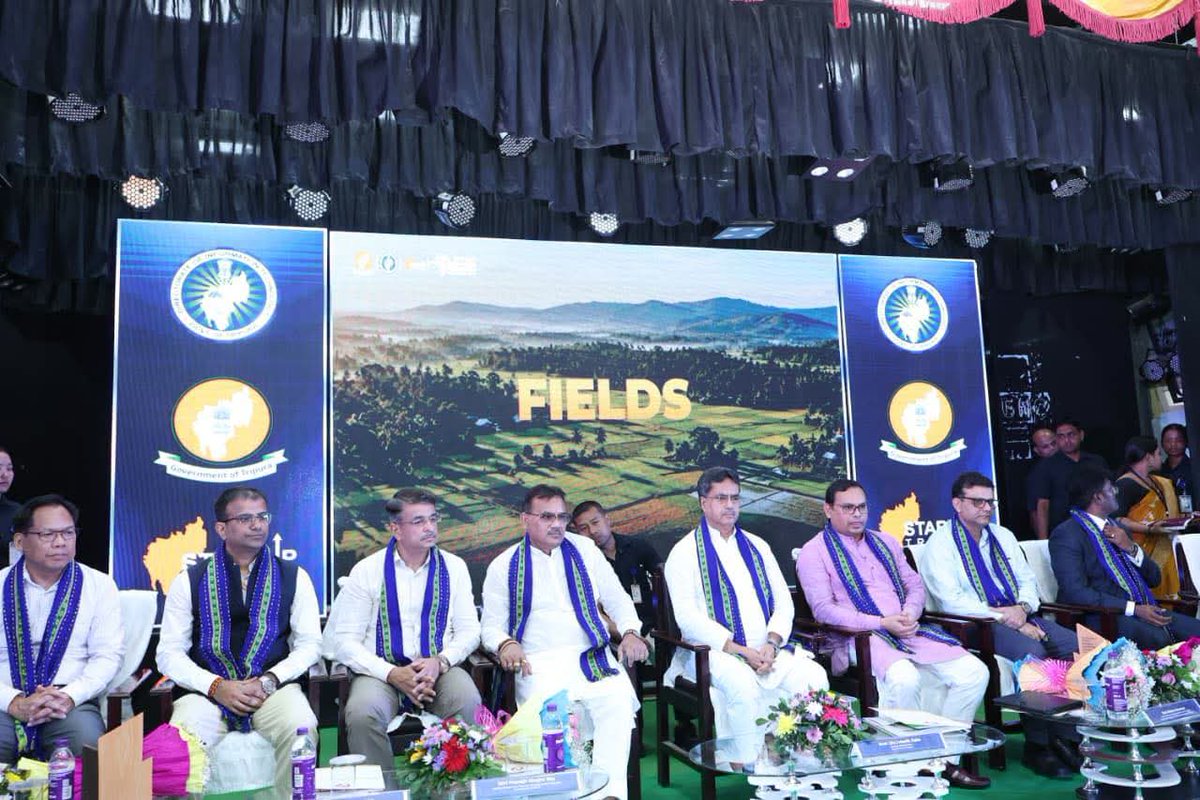 NewsStar69313's tweet photo. Chief Minister of Tripura Launches Digi SAPNE 3.0; ₹80 Lakh Grants Distributed to Eight Northeastern Startups.
#Chief #Minister #Launches #Digi #SAPNE3.0; #₹80 #Lakh #Grants #Distributed #Eight #Northeastern #Startups #Agartala #Tripura
https://t.co/3ubcI9Vlnk https://t.co/1e69cT7JiM