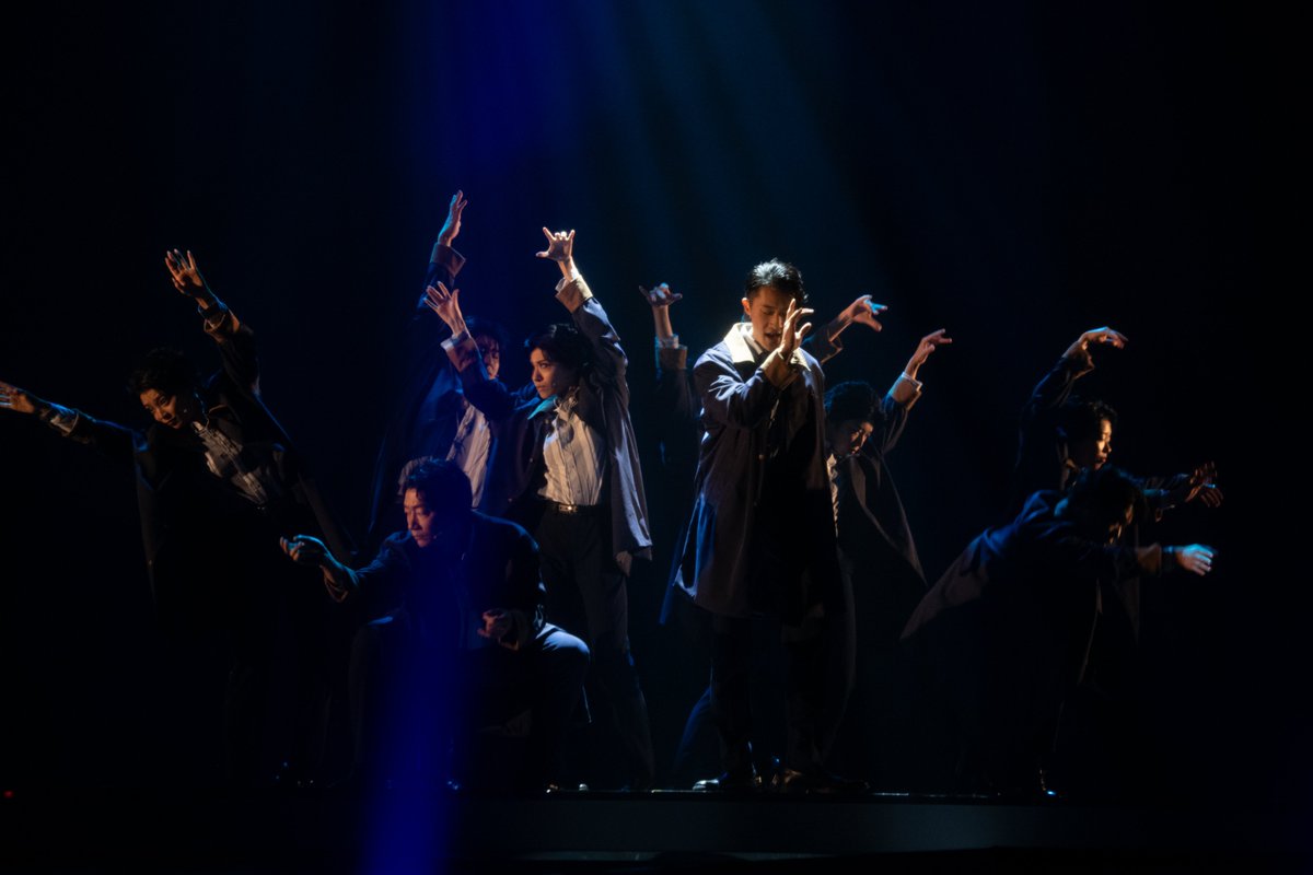 ttw_musical_JP's tweet photo. ━━━━━━━━━
🕔本日、大阪開幕🧳
━━━━━━━━━

#岩本照 主演
ミュージカル『#タイムトラベラーズワイフ』

時間に翻弄されながら生きる、人々の物語。
大阪でも、いよいよ幕が上がります。

10月8日（木）まで #オリックス劇場 にて。
劇場でお待ちしております。

#TTW https://t.co/Eitps1janQ