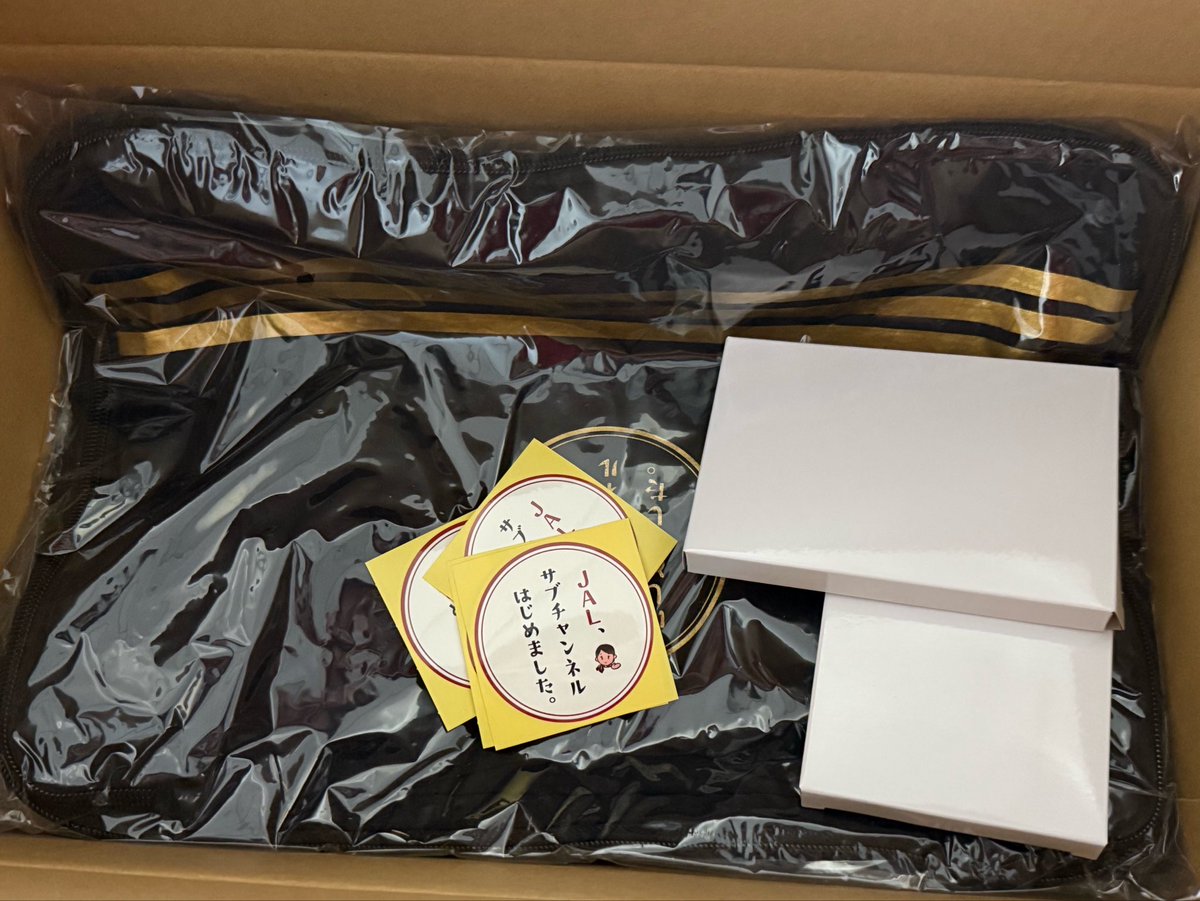 ichi5mikan's tweet photo. JALサブチャンから
サブチャンオリジナルグッズが届いた！
シールも入ってたよ😊
#JAL 
#JALサブチャンネル https://t.co/n7fz1VZEJv
