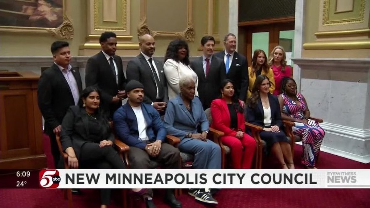 litnewsnet's tweet photo. BREAKING: Minneapolis City Council voted in favor of requiring driverless robotaxis to have a human monitor physically present in the driver’s seat. https://t.co/rnEvO3vKFn