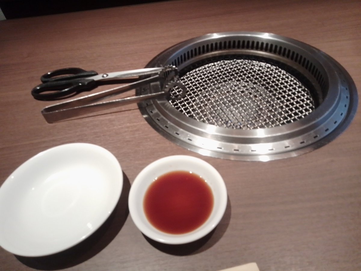 mk_vlrt's tweet photo. ワンカルビソロ946円焼肉 https://t.co/Ei5LThYz97
