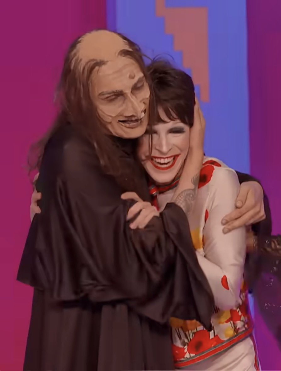 SiSoyVeraCruz's tweet photo. Te lo dije y te lo diré eres una estrella, una inspiración, un increíble artista, una fabulosa compañera de trabajo, te admiro demasiado, Muchas Felicidades Mi Mexican Princess, Mi Reina Latina! Lo eres todo! En las buenas y malas siempre LONG LIVE THE QUEEN @elektravanderg https://t.co/exKPPNfQ7H