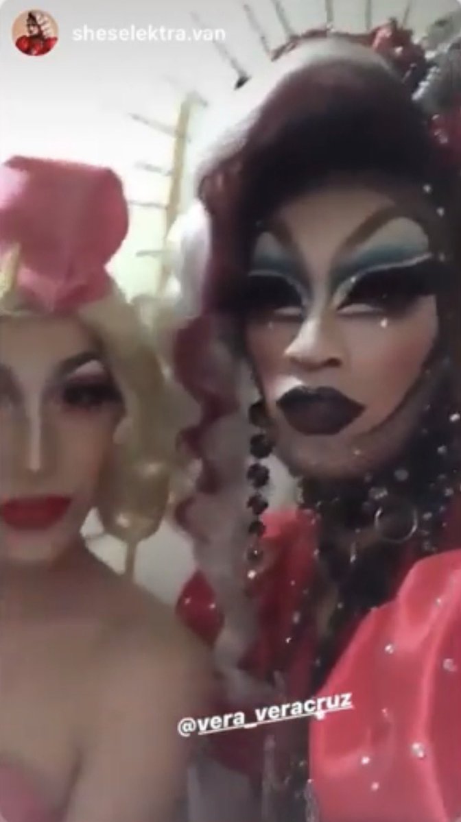 SiSoyVeraCruz's tweet photo. Te lo dije y te lo diré eres una estrella, una inspiración, un increíble artista, una fabulosa compañera de trabajo, te admiro demasiado, Muchas Felicidades Mi Mexican Princess, Mi Reina Latina! Lo eres todo! En las buenas y malas siempre LONG LIVE THE QUEEN @elektravanderg https://t.co/exKPPNfQ7H