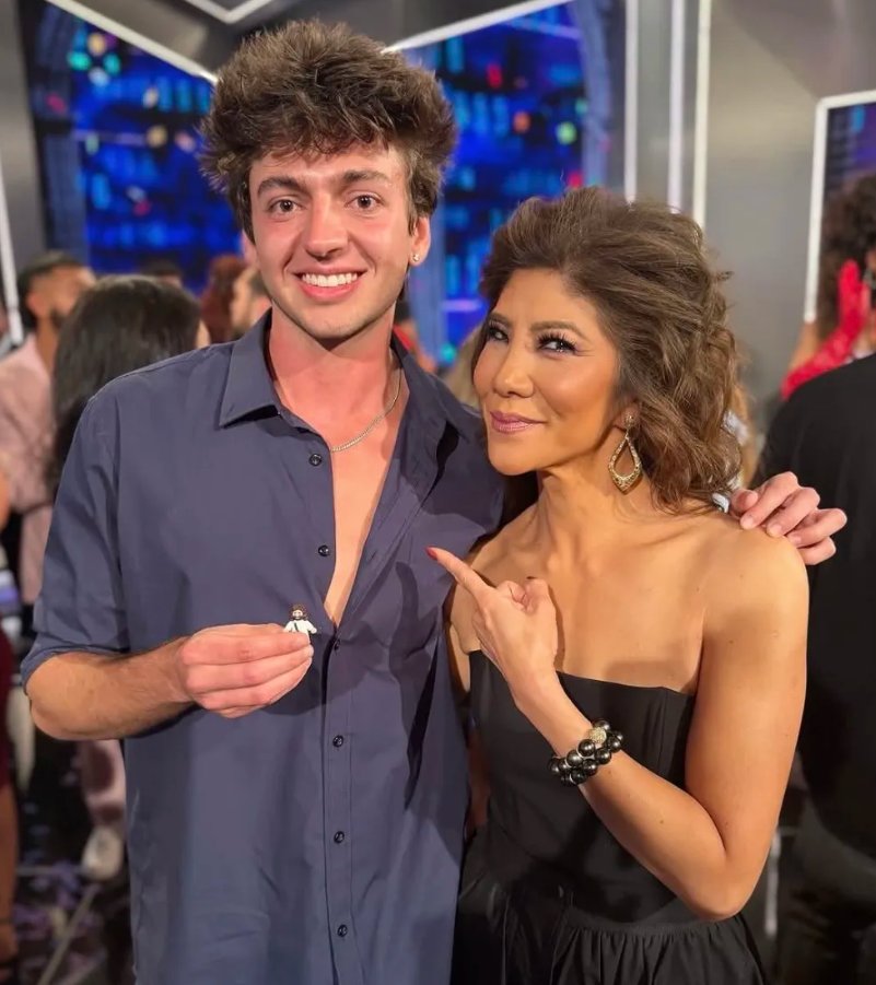 BBFeedsFairy's tweet photo. Your face when your dad just blindsided you and snatched 75k from your bank account.. but Julie Chen gave you a mini Jesus #bb28 https://t.co/O5bZudTtS8