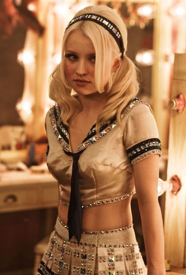 virtualh3arts's tweet photo. Emily Browning as Baby Doll in Sucker Punch (2011) 🗡️🎀 https://t.co/cYegV5CONQ