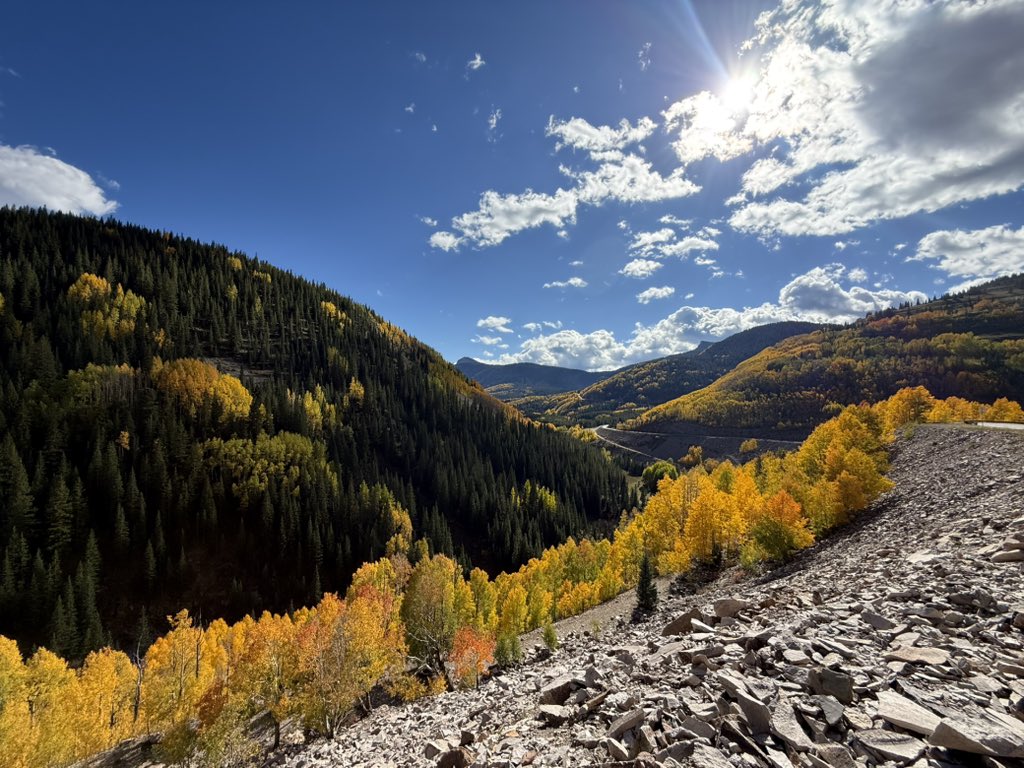 SirlinJohn's tweet photo. A few more scenes from the Million Dollar Highway today. https://t.co/8O0EtT5jlV