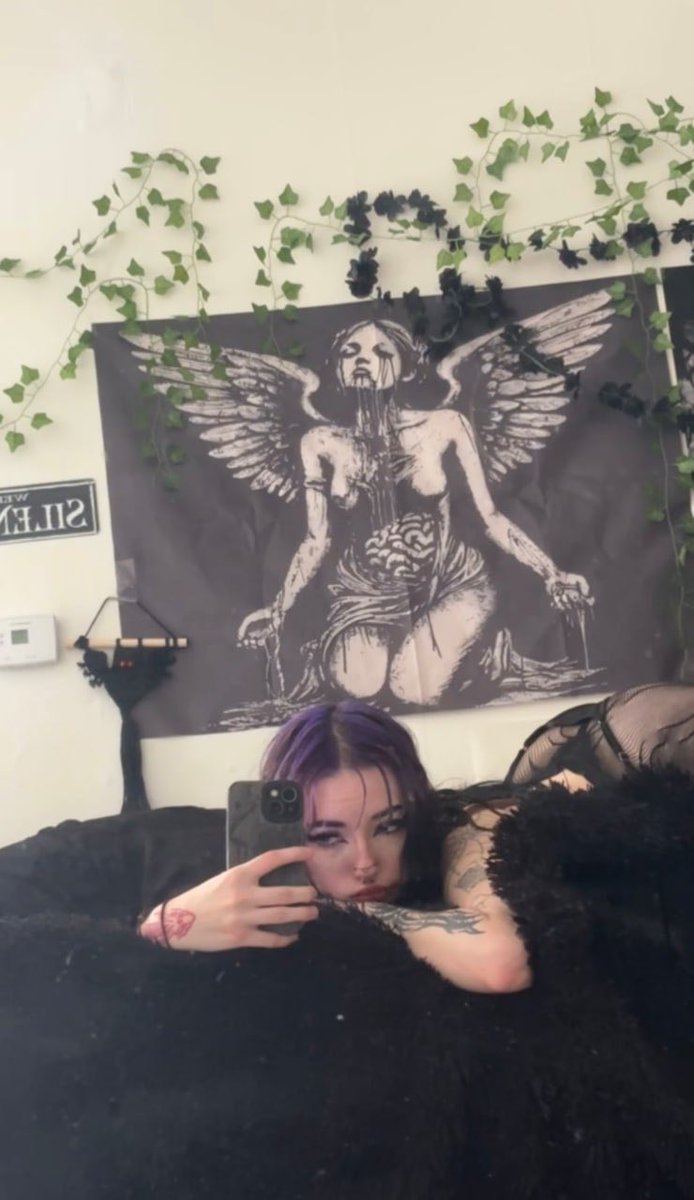 DaisyMoreyy_'s tweet photo. who said u need to be productive everyday https://t.co/uKn1FvFq7i