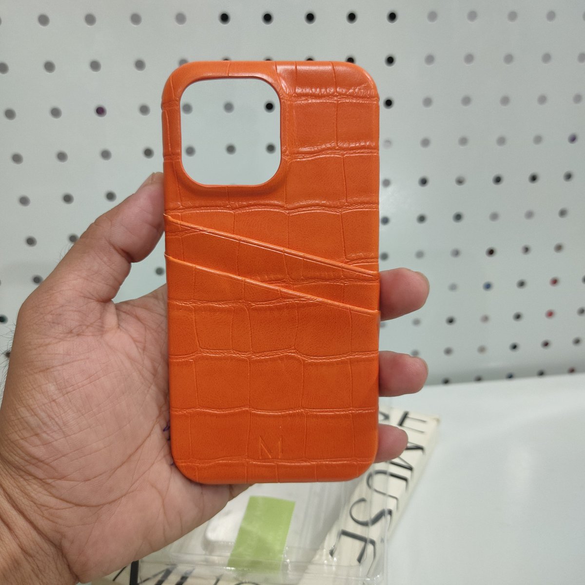 Iam2shirts2's tweet photo. 🔥 เคส MUSE  iPhone 13 Pro  สีส้ม
 
✅ แบรนด์ MUSE on the move 
✅ รุ่น Croc Card Case ใช้สำหรับ iPhone 13 Pro
✅ วัสดุหนังวีแกนลายจระเข้ สีส้ม Tangerine
✅ มีช่องใส่บัตร 2 ช่อง ด้านหลัง
✅ ซับในไมโครไฟเบอร์ ป้องกันรอยขีดข่วน
✅ สภาพใหม่ ยังอยู่ในกล่องเดิม
 
✅ ราคา 500 บาท https://t.co/JCmHBXYseu