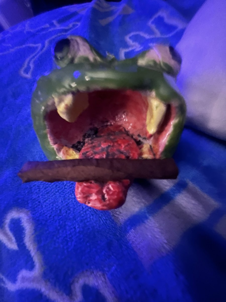 GeraldPipsumak's tweet photo. @Tayvonbennet @turkeybuttonz In my wood😂😂🥷🛏️ https://t.co/M1gJLxDnMF