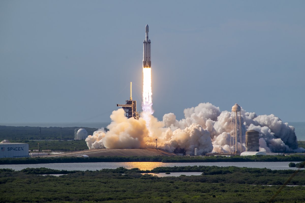 SpaceX's tweet photo. This will be the second and fourth flight for the two side boosters, which previously supported the launch of the GOES-U, Viasat-3 F3, and Roman Space Telescope missions https://t.co/S9Vu7LS6vI