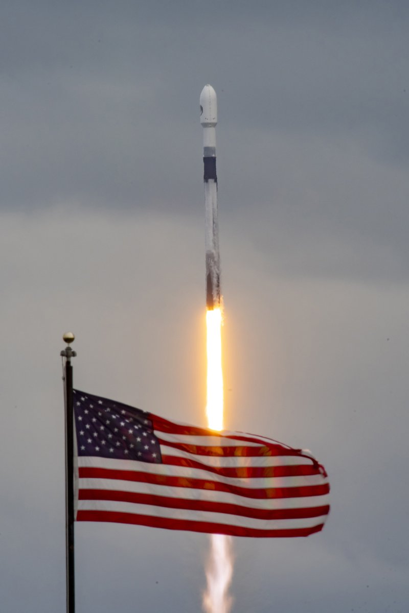 SpaceX's tweet photo. Today’s mission is the @NRO_gov’s first launch aboard the Falcon Heavy rocket. Falcon 9 previously launched 22 missions over nine years for the NRO https://t.co/WqoeTv00xh