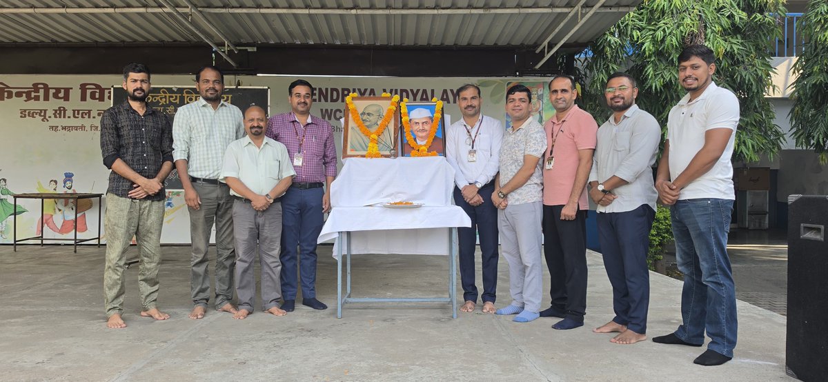 NewWcl's tweet photo. गांधी जयंती एवं शास्त्री जयंती विद्यालय में दोनों विभूतियों की जयंती श्रद्धा एवं उत्साह के साथ मनाई गई। महात्मा गांधी जी के सत्य, अहिंसा और स्वच्छता तथा शास्त्री जी की सादगी और कर्तव्यनिष्ठा हमें सदैव प्रेरित करती रहेगी।आइए, उनके आदर्शों को अपने जीवन में अपनाने का संकल्प लें। https://t.co/OxvDT0fAkW