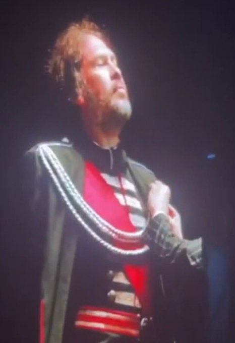 MCRmy__ARG's tweet photo. EL TIPO CON MÁS AURA DE TODO NUEVA JERSEY FUE EL QUE GANÓ SER EL DICTADOR
#MCRAFTERSHOCK https://t.co/llwMnYuY2A