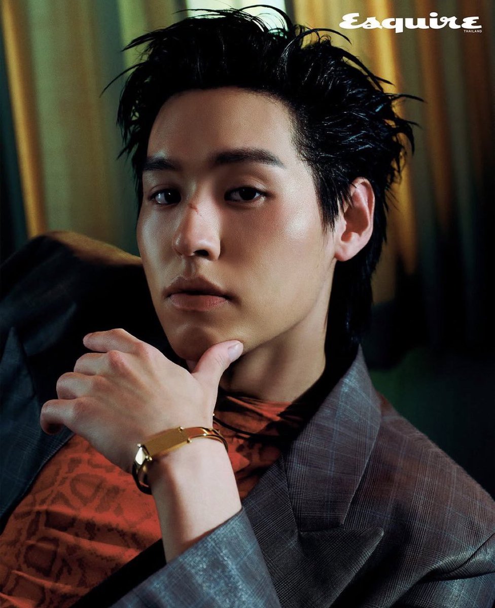 kwrxxxx's tweet photo. ผมเลือกคนกลางครับ ชุดดำ ส่งมาที่ห้องได้เลย https://t.co/oGoQSUvc5k