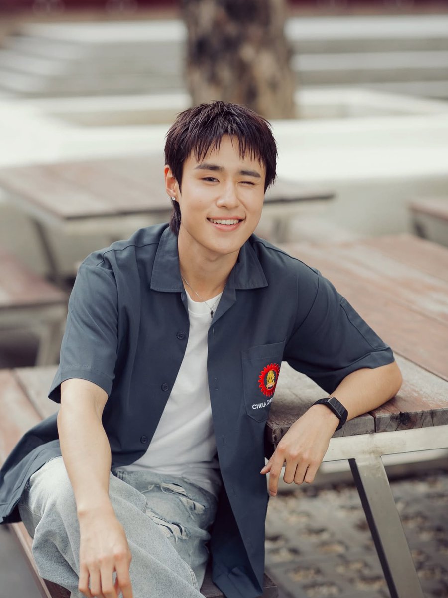 smntd060944's tweet photo. To. @nnutdan 🤍✨

คนเก่งของพี่ขอบคุณที่ทำให้พี่ค้นพบผู้ชายที่เพอร์เฟคขนาดนี้…ขอบคุณที่พยายามอย่างเต็มที่
วันนี้คนเก่งของพี่จบแล้ว ถึงจะพึ่งค้นพบผู้ชายคนนี้ได้ไม่กี่เดือนแต่พี่ภูมิใจในตัวนัทมากเลยในทุกๆเรื่อง ทั้งเรื่องของการเป็นศิลปินที่เก่งขึ้นเรื่อยๆเลย
ทั้งเรื่องการเรียนพร้อมกับการทำงานไปด้วยคณะที่นัทเลือกเรียนไม่ง่ายเลยแต่วันนี้นัททำมันได้แล้ว
ตลอดเวลาที่ผ่านมามันคงไม่ง่ายแต่วันนี้คุ้มแล้ววได้เห็นนัทใส่ชุดครุยหล่อมากเลยรู้ไหม วันนี้ไม่ได้ไปแสดงงความยินดีกับนัทด้วยตัวเอง…แต่พี่อยากบอกว่าพี่ยินดีกับความสำเร็จครั้งนี้ของนัทมากๆพี่ค้นพบผู้ชายคนนี้เเล้ว พี่จะคอยซัพพอร์ตนัทนับตั้งเเต่วินาทีนี้เเละตลอดไป พี่รักนัทมากๆเลยนะ🤍🥜🫶🏻✨🐺

CELEBRATING NUTDAN

#GraduateNutdan
#NUTDANgraduation
#nnutdan
#LYKN