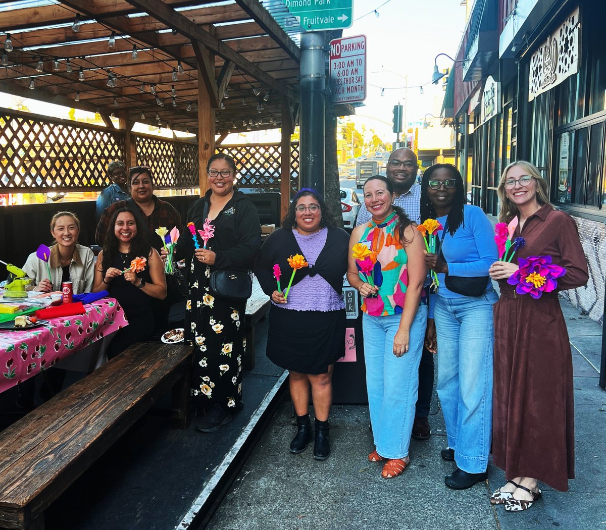 AbdOakland's tweet photo. What an incredible time slowing down with you all and creating beautiful things.

Thanks for coming out to our Paper Flower Maker Meet-Up.

Huge shoutout to @mohkahouse for their incredible hospitality and @dimondhalaleatery for the best wings hands down https://t.co/UcwX0vxkOg