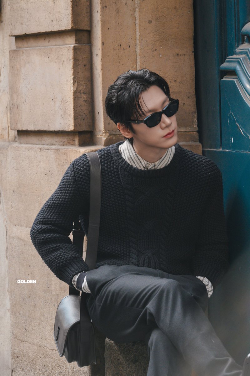 misskloss_1001's tweet photo. TEN brings Saint Laurent to the streets of Paris.

TEN AT SAINT LAURENT SUMMER27 
#TENforYSLPFW27 #SaintLaurentxTEN https://t.co/iU4uVjwZvT
