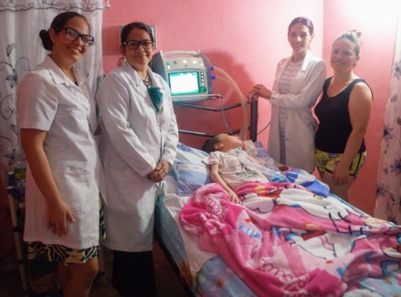 DHpuh98856's tweet photo. 🩺🌱 Proyección comunitaria en Pedro Díaz Coello: ASS del Hospital Pediátrico de Holguín y EBS visitaron a una adolescente con fucosidosis. UCIP aporta ciencia; EBS, cercanía; la familia, amor. APS y ASS unidas por la calidad de vida. #ProyecciónComunitaria #PediatríaHolguín https://t.co/zDdDtLZQWl