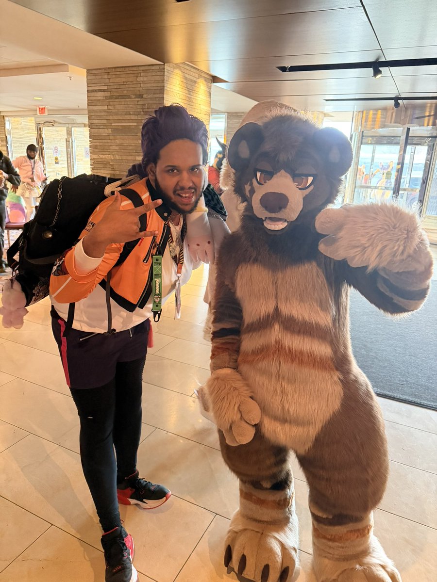 HotcakesKing's tweet photo. AS SOMEONE WHO HAS DANCED WITH BOOF AT MFF, 

And without airing him out lmao, the person I met at con was more soft spoken than I had anticipated, but he always was sure to come up to me and dance with me whenever I was around, https://t.co/cYJdA9r9Hi