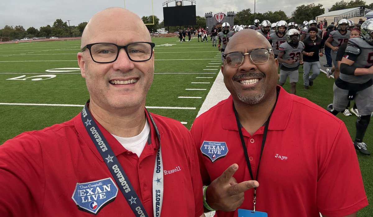 MaybinTXSports's tweet photo. @JayeTXSports and I love this job. Best part of every week. Super fun game tonight. https://t.co/f7p1yz8e4b