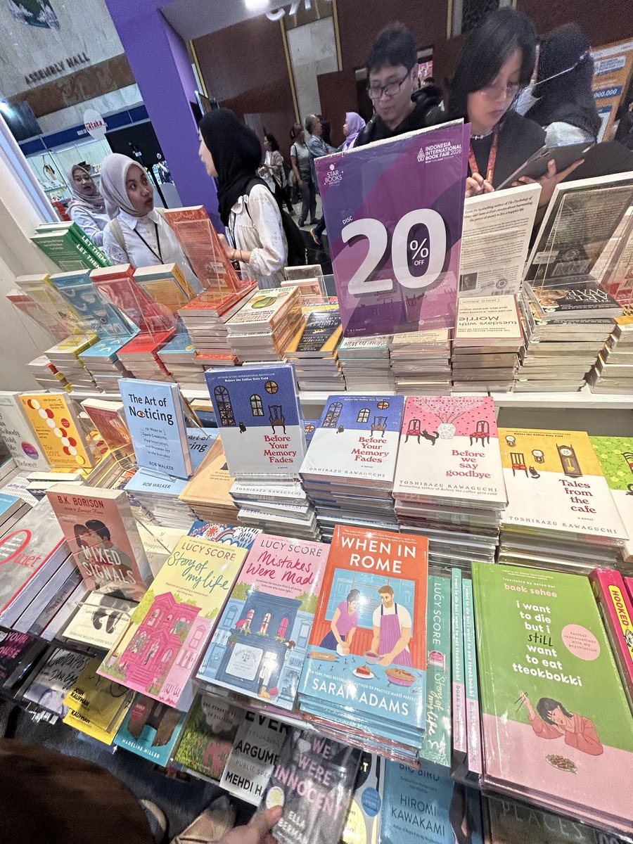 melyarr's tweet photo. Besok pagi aku mau ke IIBF 2026, yang mau jastip buku boleh banget yaa

Fee flat 10k/pcs ajaaa

Bisa join di group aku untuk LS nya besok 😊

https://t.co/TObBO4dMaN https://t.co/wSZahRkiJZ