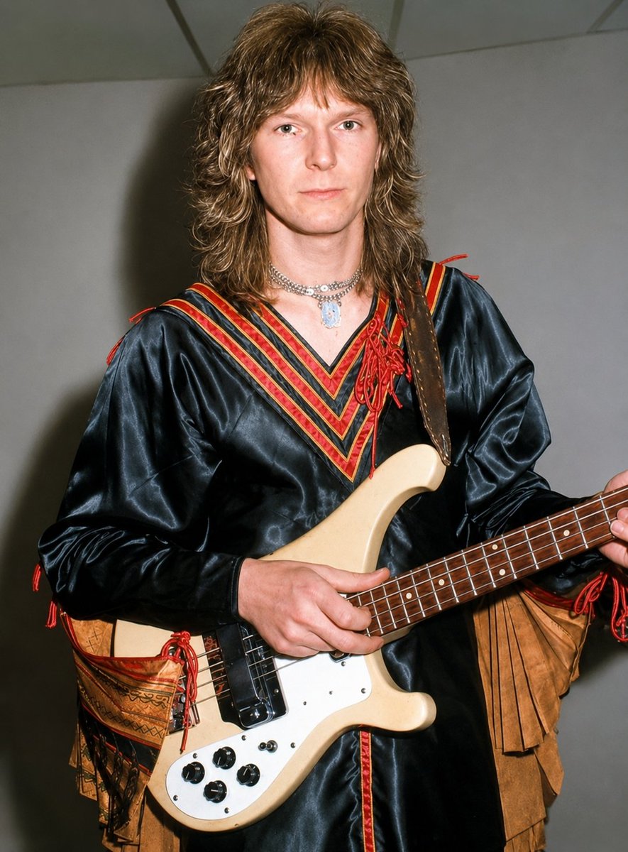 joserael's tweet photo. #ChrisSquire "You By My Side" https://t.co/BUi8ln9YP7 https://t.co/hRdgB64pDg