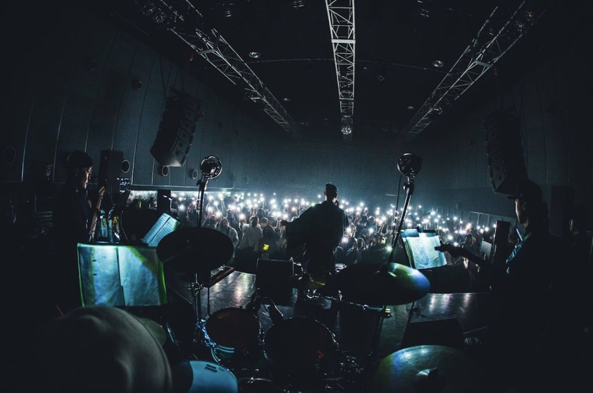 kotobuki1048's tweet photo. 【🚨 緊急告知🚨】
【寿君ONEMAN LIVE"おめでた夜 2027"】
開催決定‼️

・2027年1月9日(土)
・ 大阪STUDIO PARTITA
・ OPEN 15:00 / START 17:00
・ 寿君 and RIDDIM NINJA BAND

📍チケット販売期間
10月1日(木) 19:00～10月7日(水)23:59

特典付き：5,500円
一般前売り：4,500円
U-18：3,000円 https://t.co/jpfLro6Z41