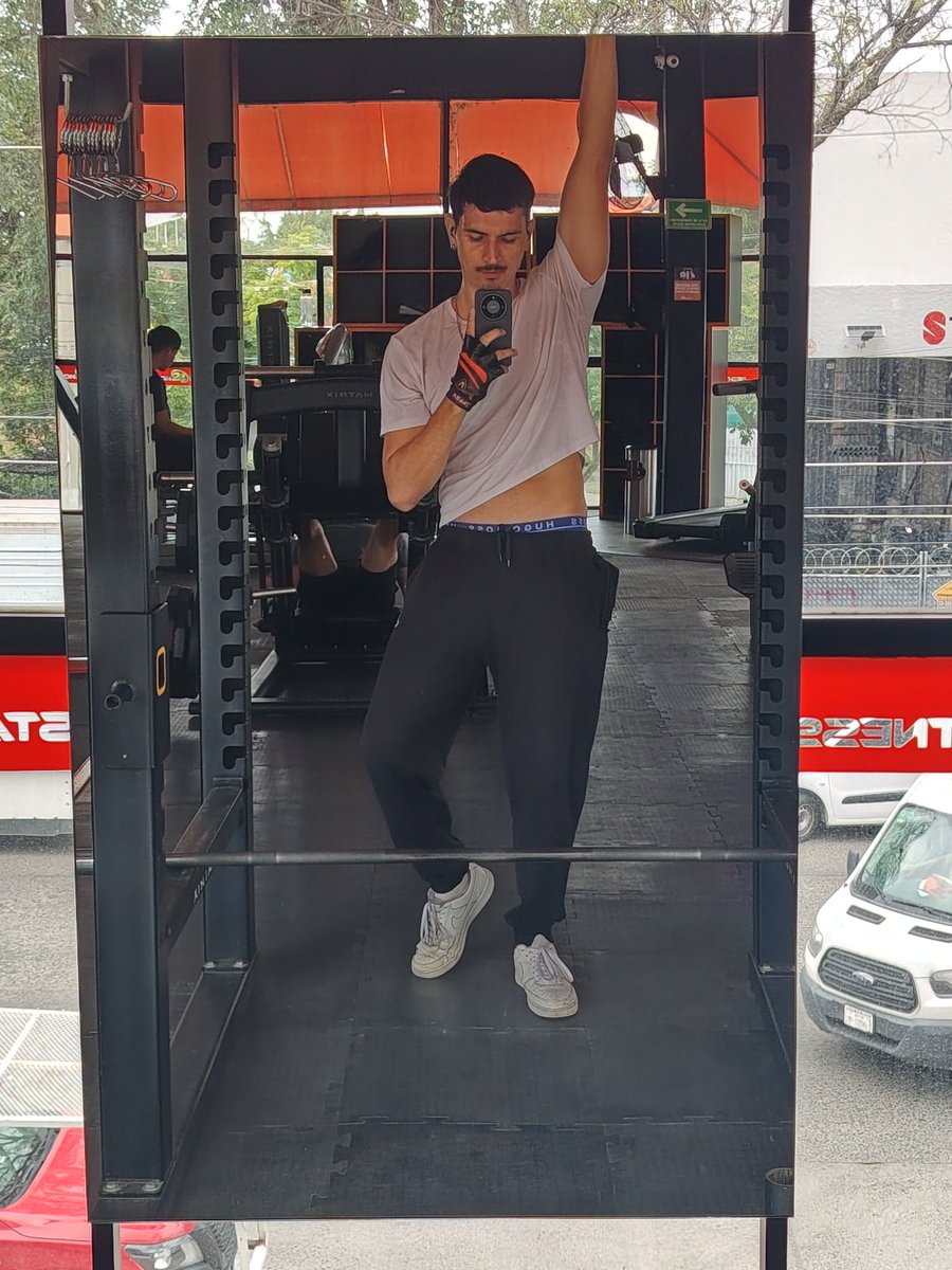 ivanlejandro tweet picture
