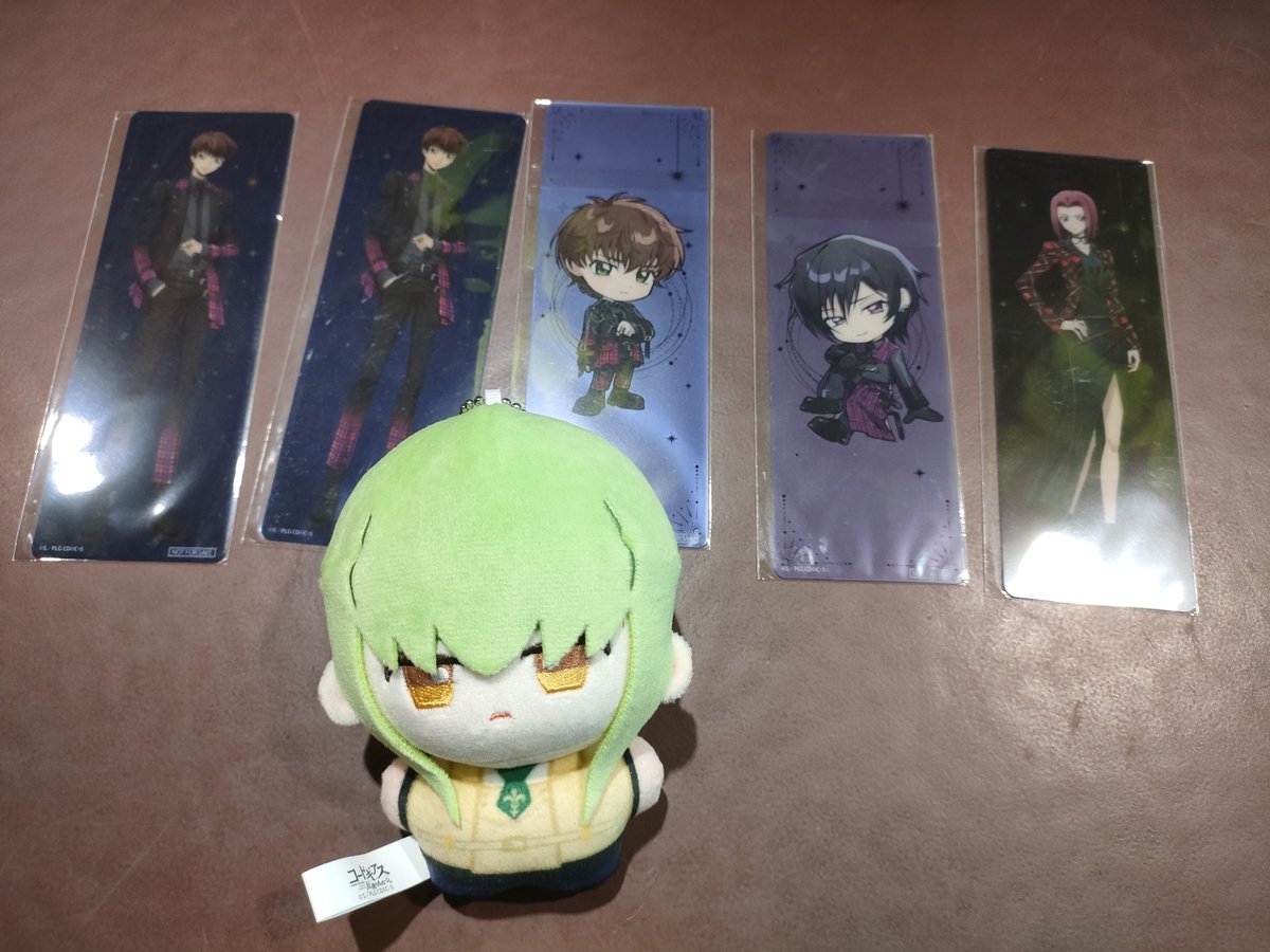 Fibonacci_37's tweet photo. コードギアス 反逆のルルーシュ POPUP STORE（チェックスーツver.）横浜 有隣堂
[交換]
求　同種類C.C.
譲　ルルーシュ、スザク、カレン
ルルーシュは単体交換不能

ルルーシュしおり✘

池袋で手渡し可能
たまは郵送 https://t.co/qA4VGbjOj8