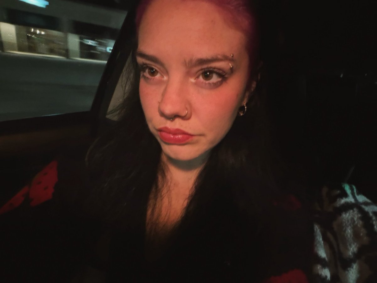 xospidersxo's tweet photo. strawberry girl https://t.co/EWdr39lFzy