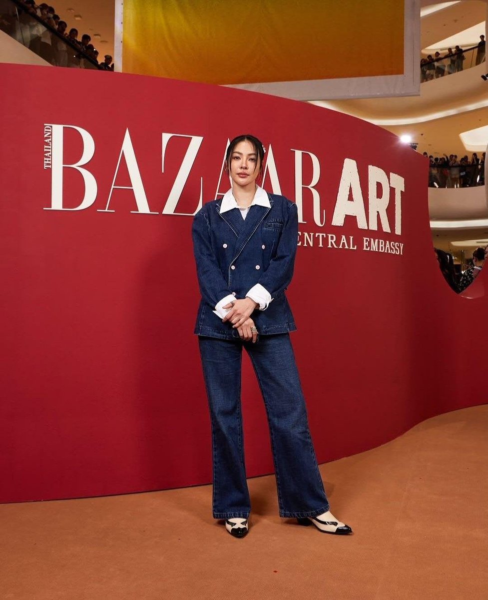 gracewo18038651's tweet photo. Faye Instagram update 🌻💛

https://t.co/efYUJpQwdv

FAYEATOM BAZAAR ART MOMENTS
#BAZAARArtxFayeAtom https://t.co/KUmho3UYWO
