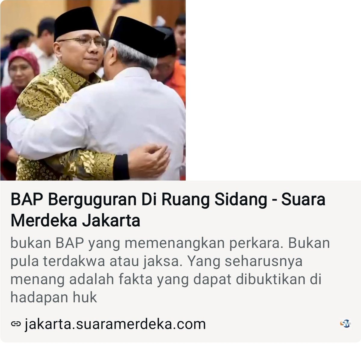 anna_hasbie's tweet photo. Coba bandingkan tampilan dakwaan setinggi ini dengan 15 kali persidangan di PN! 
Ternyata penyidik2 KPK berbakat menulis fiksi ya? Kira2 ini hasil karya tunggal, atau antologi? BAP setebal itu, tapi tak satu pun saksi mengakui memberi keterangan seperti itu. Hakim sampai berkomentar, "Dasar penyidik halu!" saat saksi kesekian kalinya mencabut BAP-nya sendiri.