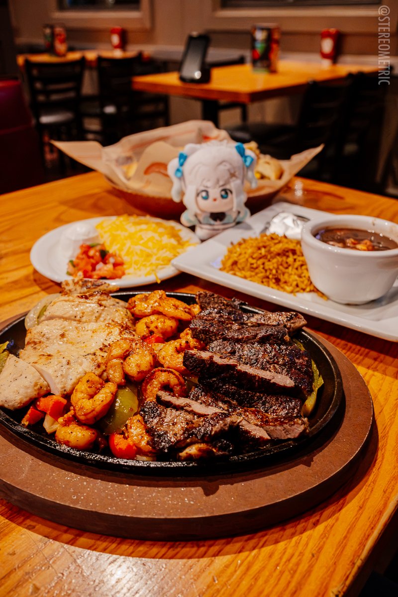 Stereometric's tweet photo. Happy Birthday Minto!!!

I took her to Chili's

#Mintogo https://t.co/h6bPLqwKKm