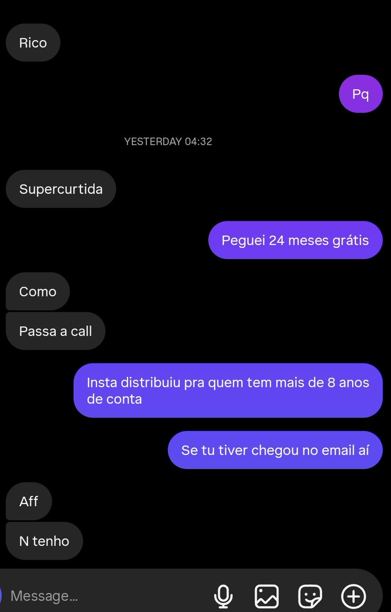 felipivetee's tweet photo. Meu hobby atual eh mentir sobre como eu dou super coracao nos storys https://t.co/QGv3RBAnRP
