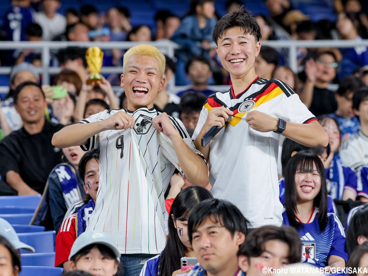 gekisaka's tweet photo. 【写真特集】観客数6万5012人! 横浜開催の日本vsエクアドルに来場したサポーター:vol.3(64枚)

https://t.co/SrMsXiFVTL

#サッカー日本代表 #daihyo #ゲキサカ https://t.co/VF9MCa2TCX