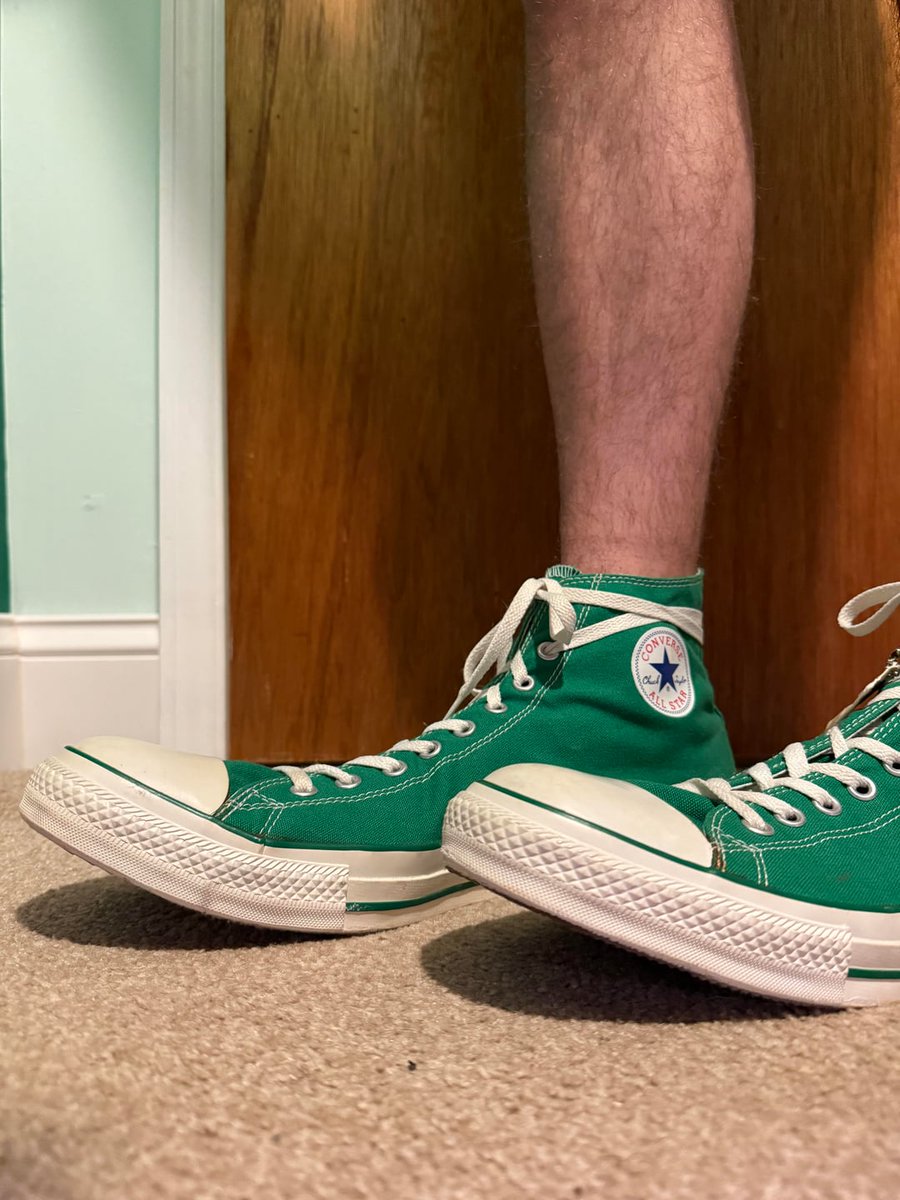 oversizedchucks's tweet photo. I love these green ones so much!

#Fetish #ConverseFetish #ConverseLover #oversizedchucks #CONVERSEFamily #Chucks #Converse #ChuckTaylor https://t.co/tQm1Y0lpY4