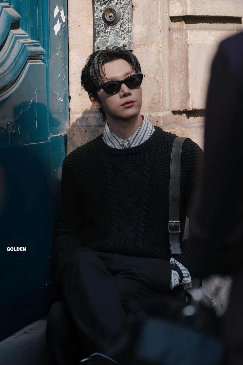 misskloss_1001's tweet photo. Paris looks good on TEN.

TEN AT SAINT LAURENT SUMMER27 
#TENforYSLPFW27 #SaintLaurentxTEN https://t.co/fV7cYdMce0