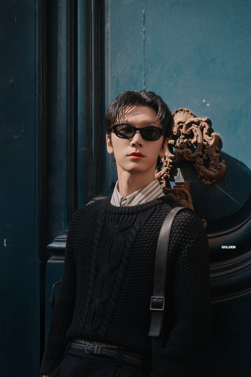 misskloss_1001's tweet photo. Paris looks good on TEN.

TEN AT SAINT LAURENT SUMMER27 
#TENforYSLPFW27 #SaintLaurentxTEN https://t.co/fV7cYdMce0