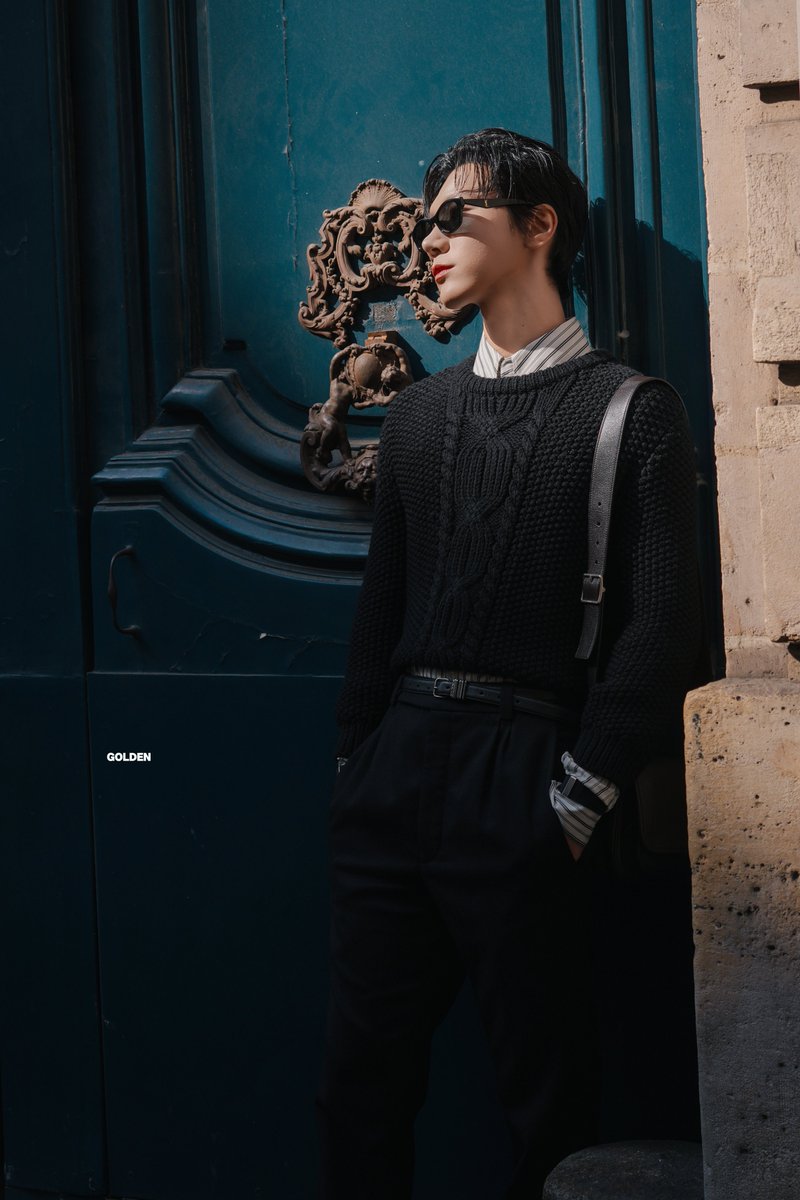 misskloss_1001's tweet photo. Paris looks good on TEN.

TEN AT SAINT LAURENT SUMMER27 
#TENforYSLPFW27 #SaintLaurentxTEN https://t.co/fV7cYdMce0